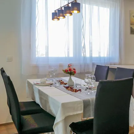 Rose-mary 2br Apt With Balcony And Parking * Zadar